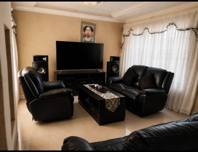 3 BEDROOM FREESTANDING FOR SALE IN VANDERBIJLPARK CE 2